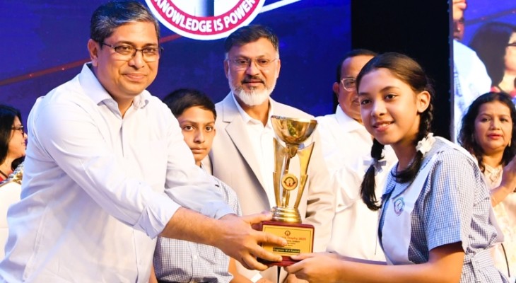 সাউথ পয়েন্ট স্কুল এন্ড কলেজে শিক্ষার্থীদের বৃত্তি প্রদান